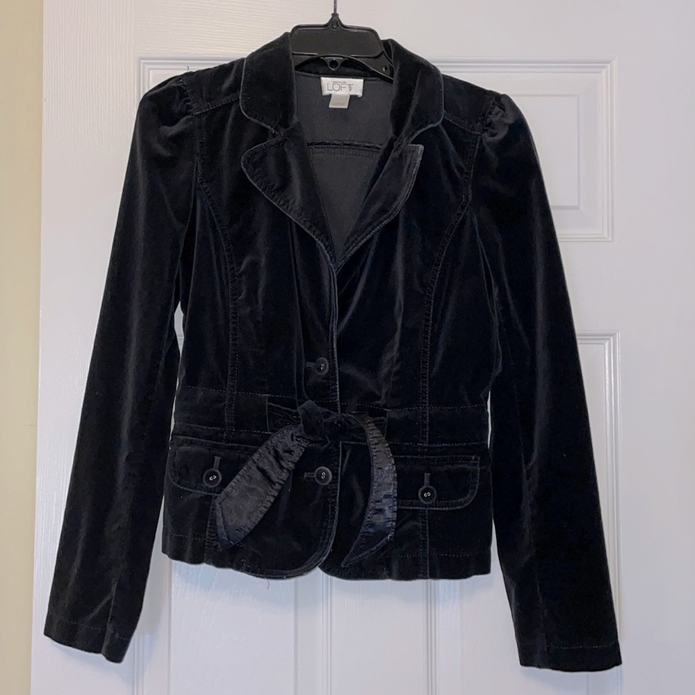LOFT black velvet jacket - Sz 2
